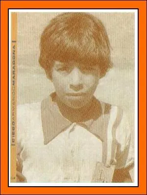 Qui tait ce joueur de foot enfant ?