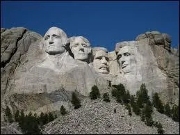 Quand Gutzon Borglum, assist de 400 ouvriers, a-t-il ralis la monumentale sculpture du mont Rushmore, dans le Dakota du Sud ?