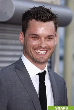 Dans quelle srie joue Austin Nichols ?
