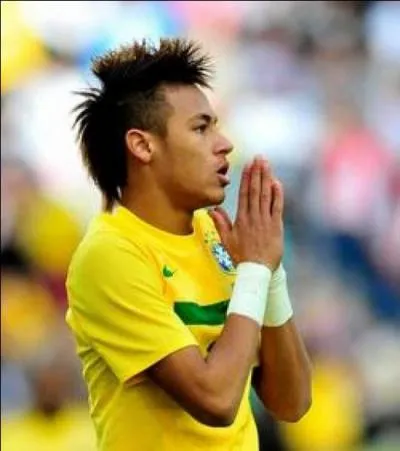 Qui est ce footballeur ?