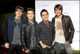 Dans 'Le rle de sa vie' que fait Kendall pour que Jo rompe avec lui ?