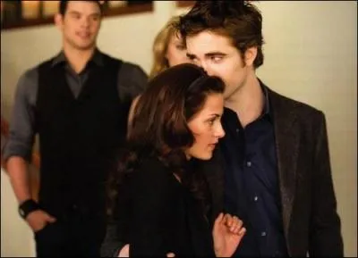 Pourquoi n'est-elle pas heureuse que ce soit son anniversaire ?