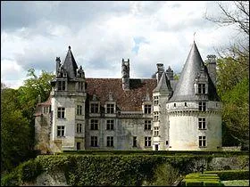 Typique de l'architecture Renaissance, ce bel difice se dresse sur la commune de Villars, o vous pourrez visiter de clbres grottes. Quel est son nom ?
