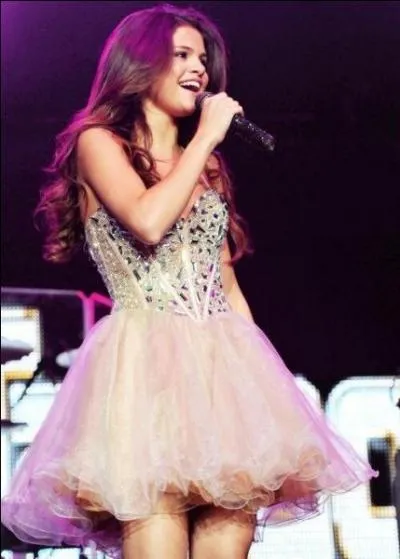 Parmi les chansons cites, quelle est celle dont le clip a t le plus vu sur le compte VEVO de Selena ?