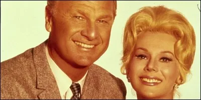 Dans "Les Arpents verts", quel est le métier d'Oliver Douglas ?