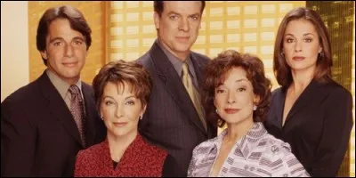 Dans quelle série américaine Tony Danza interprète le rôle de Joe Celano ?