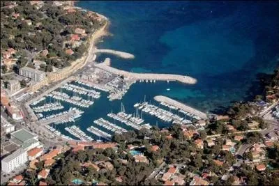 Quelle est cette commune des Bouches-du-Rhne o Fernandel possdait une villa et o malgr son dsir, il n'a pas t enterr ?