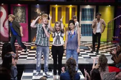 Il joue dans une autre srie, comment s'appelle-t-elle ?