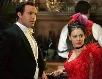 Que risquent Phoebe et Drake s'ils ne repartent pas  temps du cabaret ?