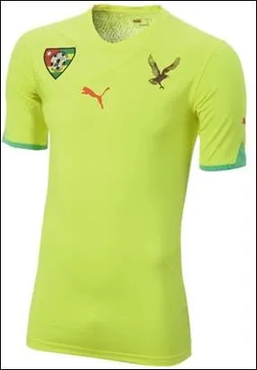 Quel pays joue avec ce maillot jaune ?