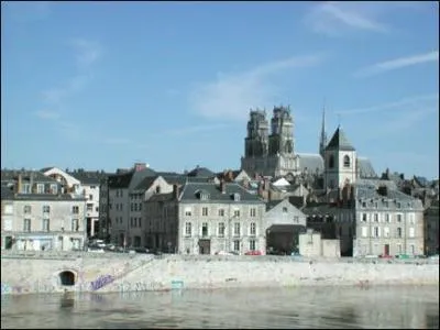 Cette ville de la Loire est ?