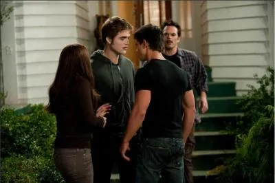 [Twilight 3] De quelle manire Edward apprend-il que Jacob a embrass Bella la premire fois ?