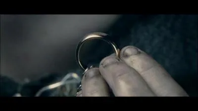 Qui a t l'hritier de l'anneau juste aprs Sauron ?