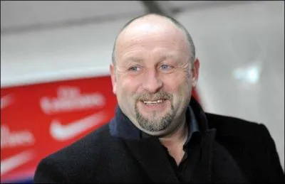 Dans quel club entrane Franck Dumas ? (2013)