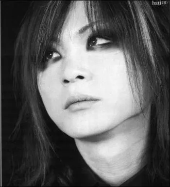 Donnez-moi le nom de cette clbrit, avec le nom de son groupe/ancien groupe :