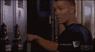 Au dbut, tout le monde pense que c'est ... qui a organis la soire.