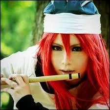 Qui est cette kunoichi du village du son qui est une experte en genjutsu ?