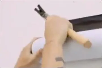 Qui a le marteau en premier ?