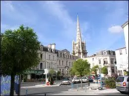 Nous sommes au centre de la ville de Luon (Vende). Nous sommes donc en rgion ...