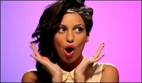 Que chante-t-elle, lors de cette image ?