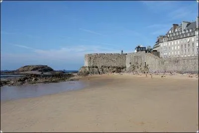 Quel est le nom de cette plage de Saint-Malo ?