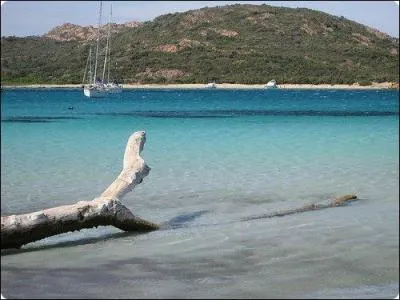 La plus belle plage de France se trouve  ________.