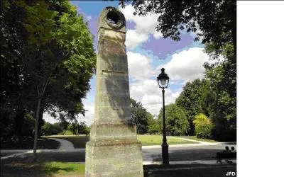 Nous sommes dans un endroit, qui devait tre une rfrence cartographique mondiale pour se reprer. Les britanniques nous ont abuss avec une promesse non tenue en nous forcrent  adopter leur rfrence  eux. O sommes-nous ?