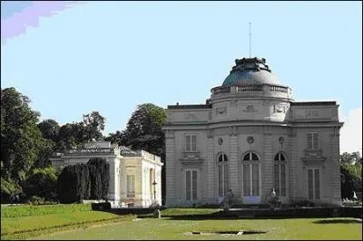 C'tait un endroit o l'on chassait les cerfs et les ours. Mais qu'est-ce que diraient les bourgeois de la ville si cette chasse tait encore possible. O sommes-nous ?