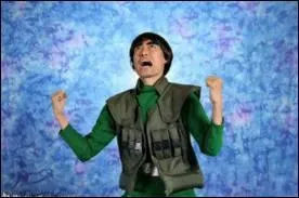 Qui est ce jnin de Konoha, expert en taijutsu et qui a la force de la jeunesse ? (pose du chic type)