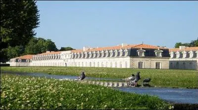 Qui fut l'architecte de la Corderie royale de Rochefort ?