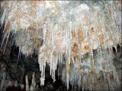 La grotte de la Clamouse qui se trouve  Saint-Jean-de-Fos , au pied de la Sranne est dans le dpartement :