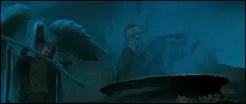 Qui est mort dans le cimetire (livre/film 4) ?