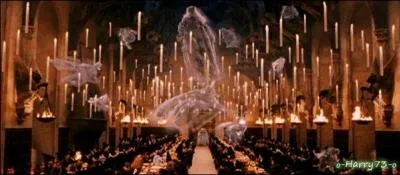 Quel fantme de Poudlard voudrait faire partie du Club des Chasseurs sans tte depuis qu'il est mort ?