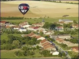 Nous survolons, en montgolfire, la commune de Chambley-Bussires (rgion Lorraine). Dans le ciel de quel dpartement sommes-nous ?