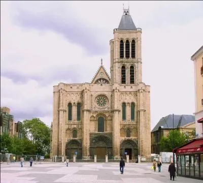 Autrefois basilique royale avec le statut de premire glise gothique du monde, elle est cathdrale depuis 1966. Elle abrite les spultures des rois de France. C'est :