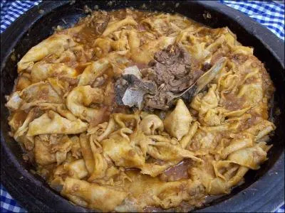 Enfin on ne peut quitter l'Algrie sans goter le  chekhchoukha  ( varit de couscous) de ... .