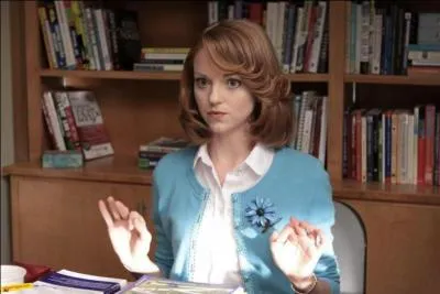 Qui embrasse Emma quelques jours avant son mariage ?