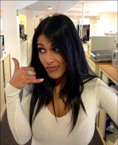 De qui vient le fameux :  Nan mais all, quoi ? T'es une fille, t'as pas de shampooing. C'est comme si je te dis, t'es une fille et t'as pas de cheveux.   ?