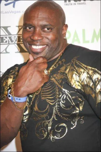 Comment s'appelle le pre de la famille Scott jou par Lester Speight ?