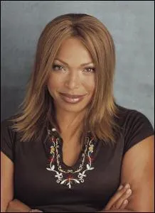 Comment s'appelle sa femme joue par Tisha Campbell-Martin ?