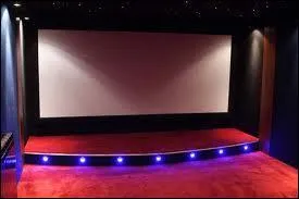 Du haut de son  estrade  le trac lui prenait, alors il fuit. Quelle est l'anagramme recherche ?