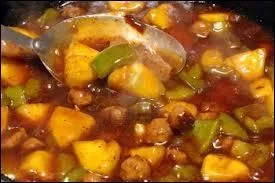 Mettre le groupe nominal :   une sauce aigre-douce  au pluriel.