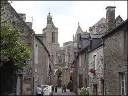 Je me promne dans les rues de la commune de Dol-de-Bretagne (rgion Bretagne). Je suis dans le dpartement ...