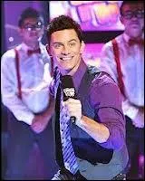 Quel est le prsentateur de  Shake It Up  ?