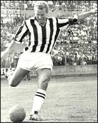 Qui est cette lgende du football ?