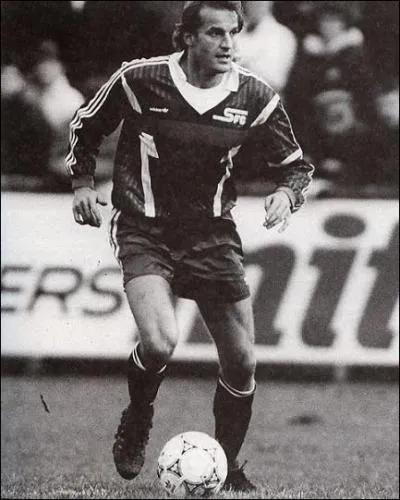 Qui est cette lgende du football ?