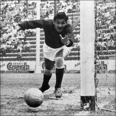 Qui est cette lgende du football ?