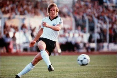 Qui est cette lgende du football ?