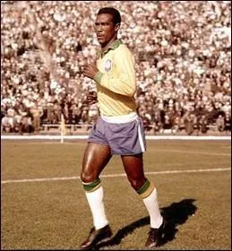 Qui est cette lgende du football ?