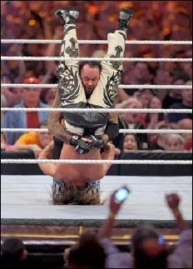 Si son  adversaire  perdait, il serait renvoy de la WWE, ce qui s'est pass ! Mais  Wrestlemania 26 qui affrontait-il ?